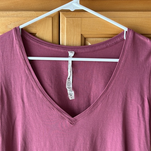 Lululemon Love Tee V-Neck - Picture 2 of 8